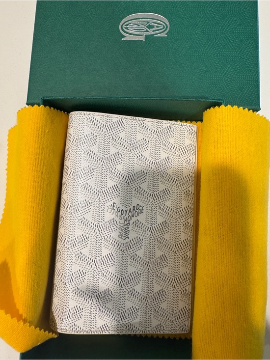 Goyard Accessories - NWT Goyard White passport holder